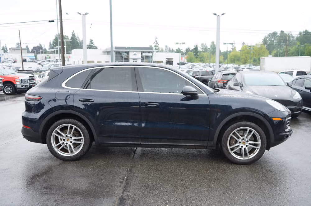 2021 Porsche Cayenne Base Image 6