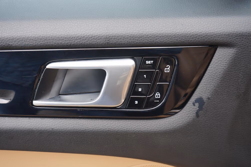 2021 Porsche Cayenne Base Image 14