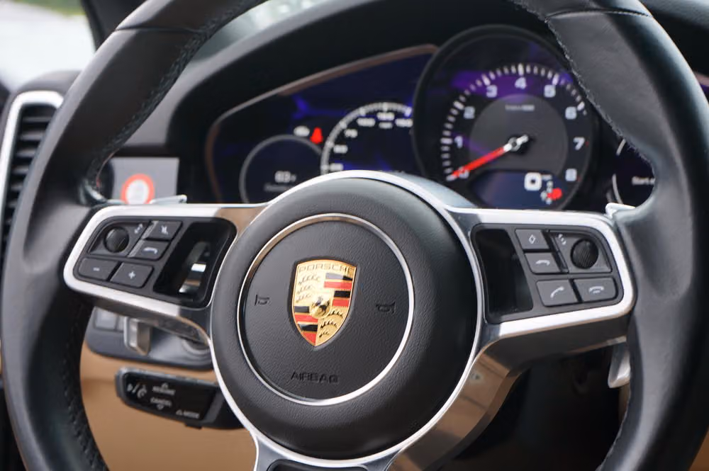 2021 Porsche Cayenne Base Image 18