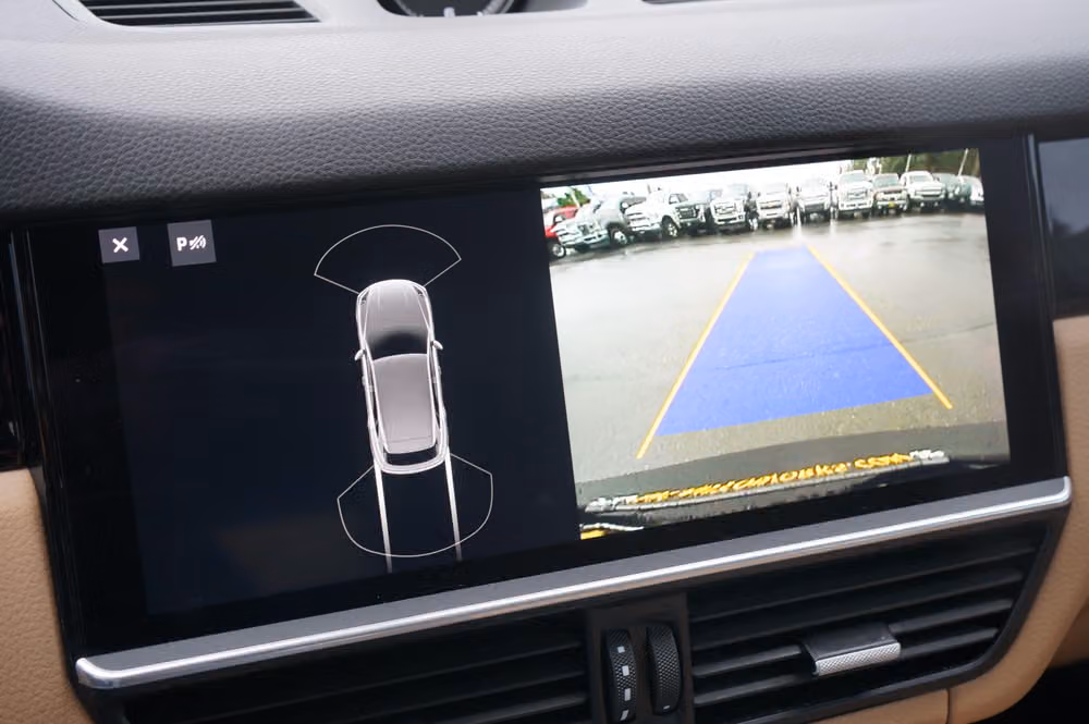 2021 Porsche Cayenne Base Image 21