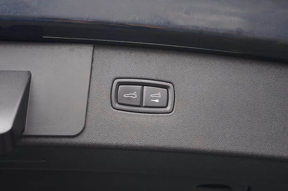 2021 Porsche Cayenne Base Image 28