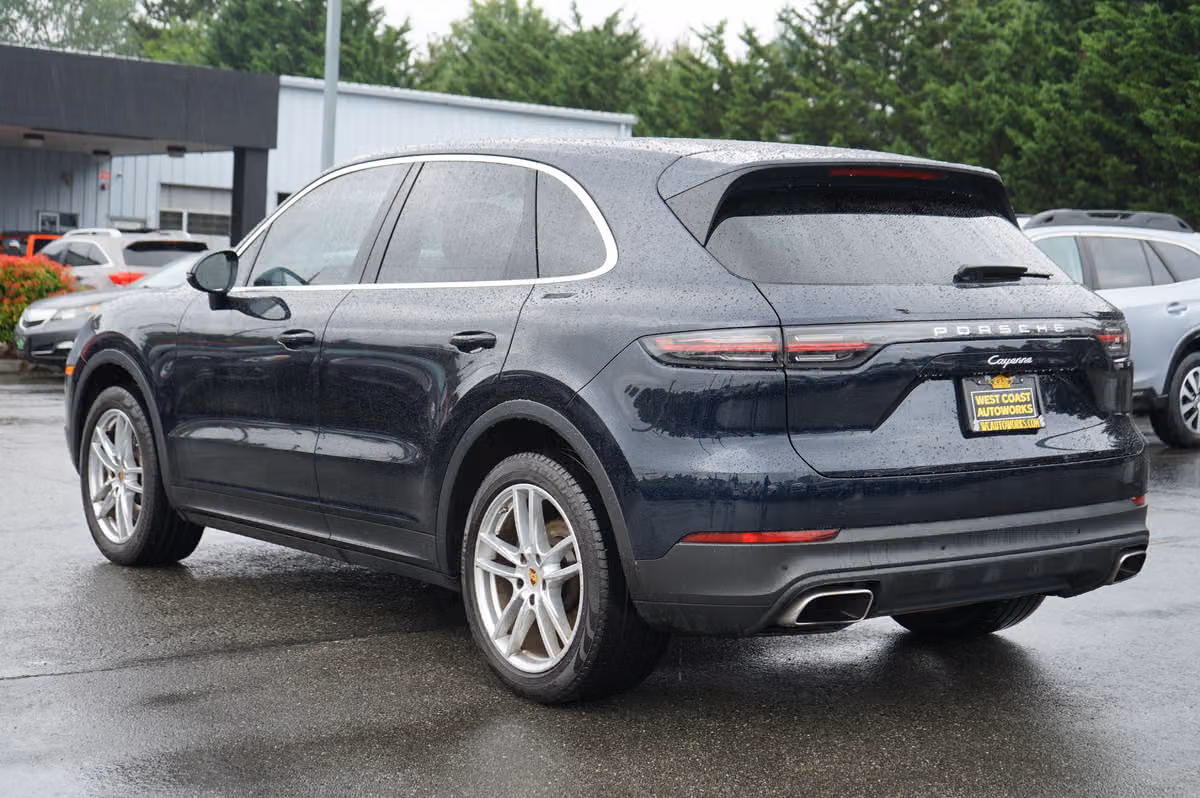 2021 Porsche Cayenne Base Image 3