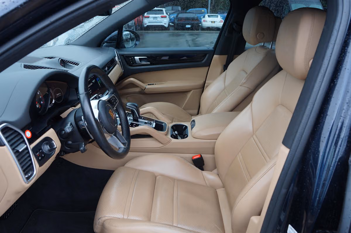 2021 Porsche Cayenne Base Image 13