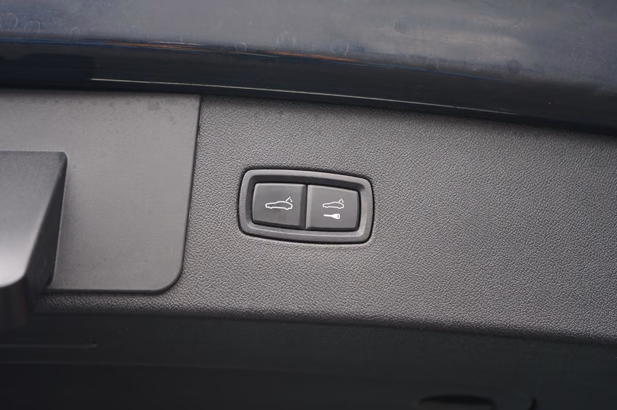 2021 Porsche Cayenne Base Image 28