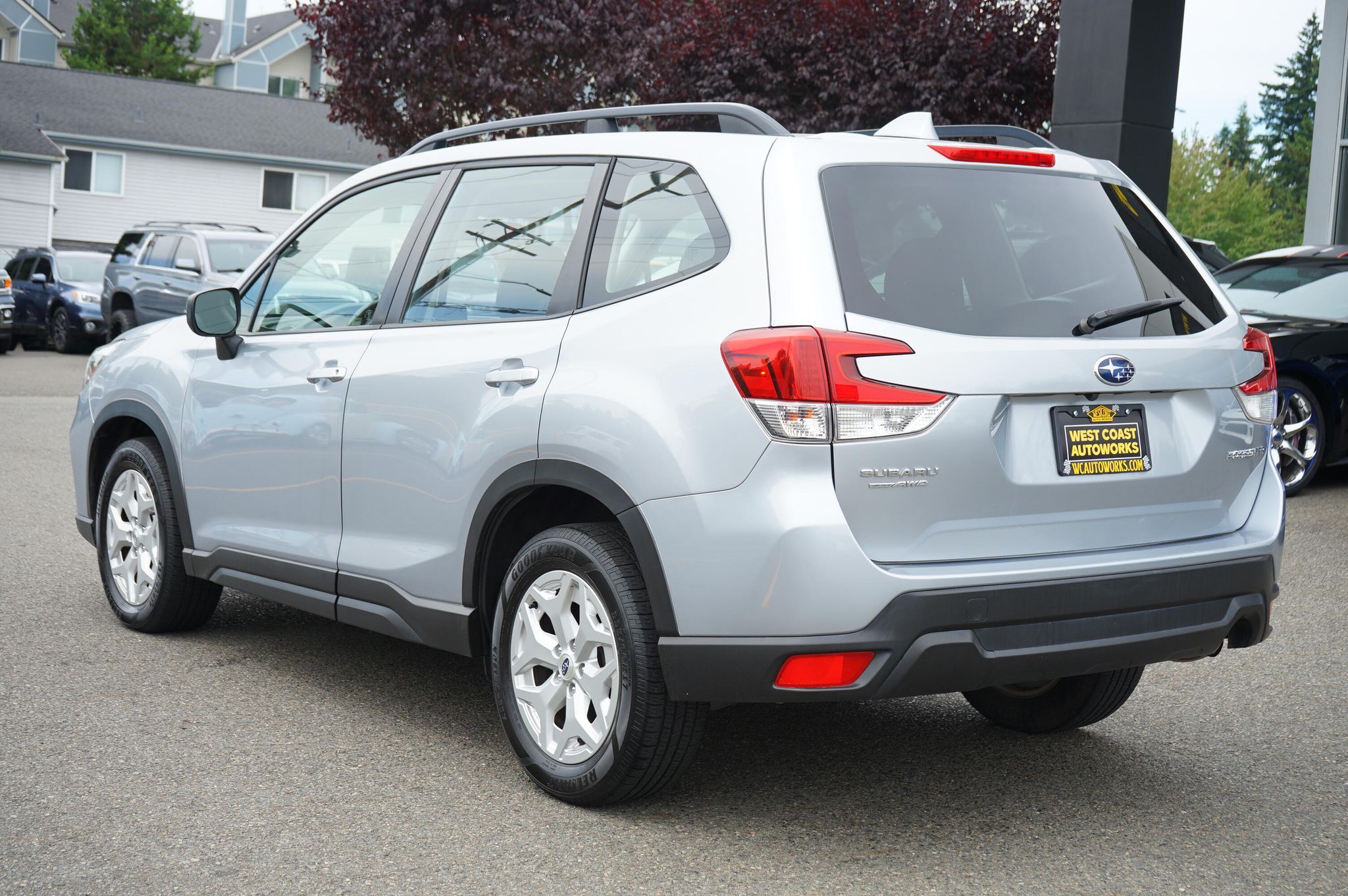 View vehicle photo 3