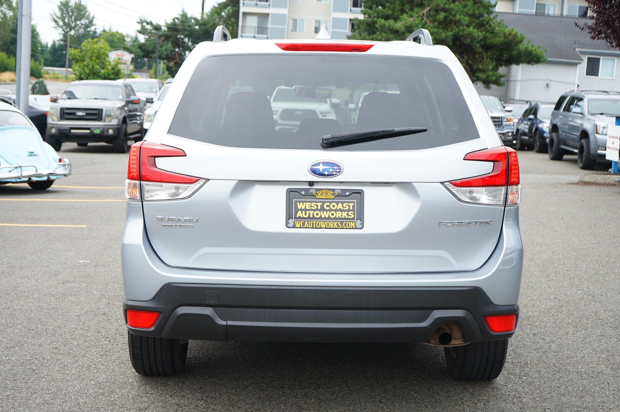 View vehicle photo 4