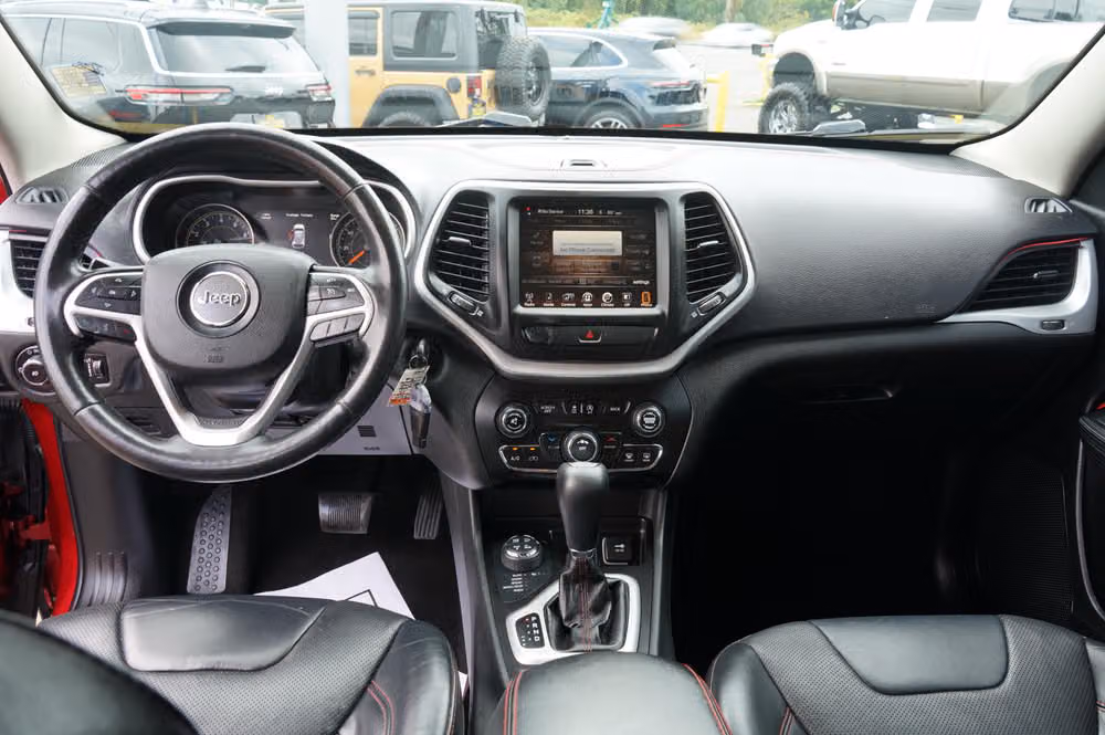 2015 Jeep Cherokee Trailhawk Image 14