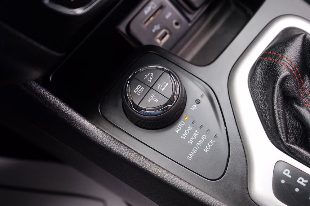 2015 Jeep Cherokee Trailhawk Image 18