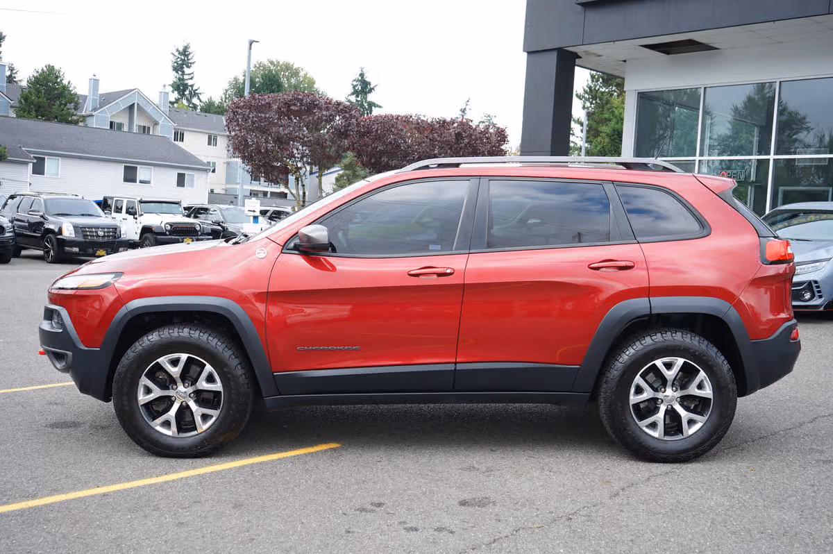 2015 Jeep Cherokee Trailhawk Image 2