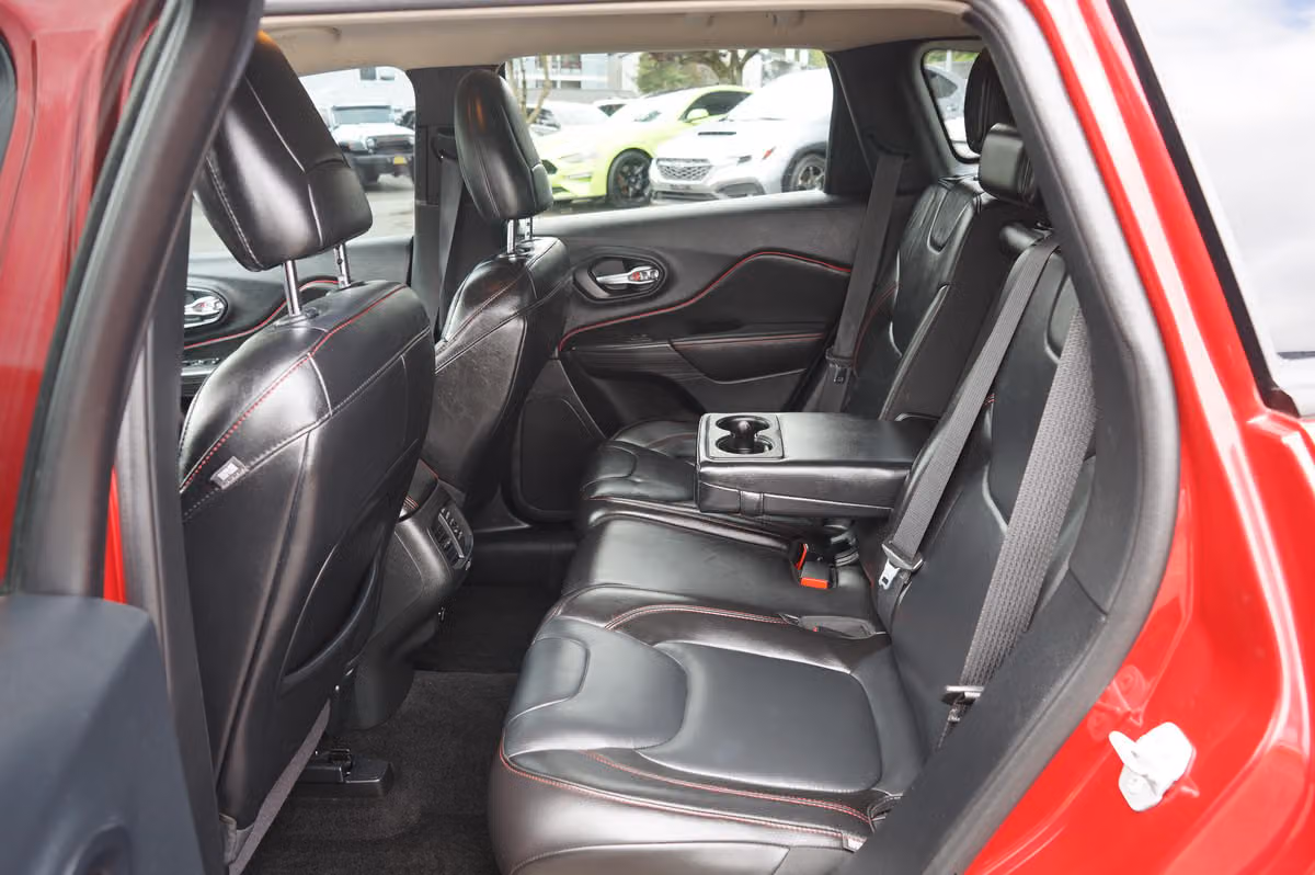 2015 Jeep Cherokee Trailhawk Image 13
