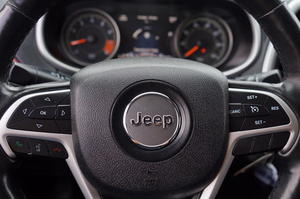 2015 Jeep Cherokee Trailhawk Image 16