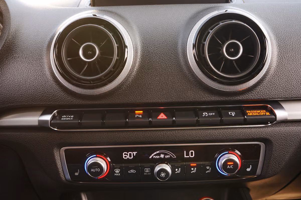 2016 Audi S3 2.0T quattro Premium Plus Image 19