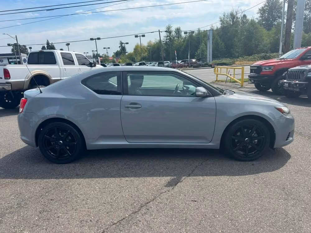 2011 Scion tC Base Image 5