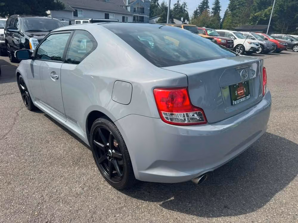 2011 Scion tC Base Image 10