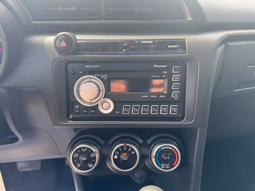 2011 Scion tC Base Image 13