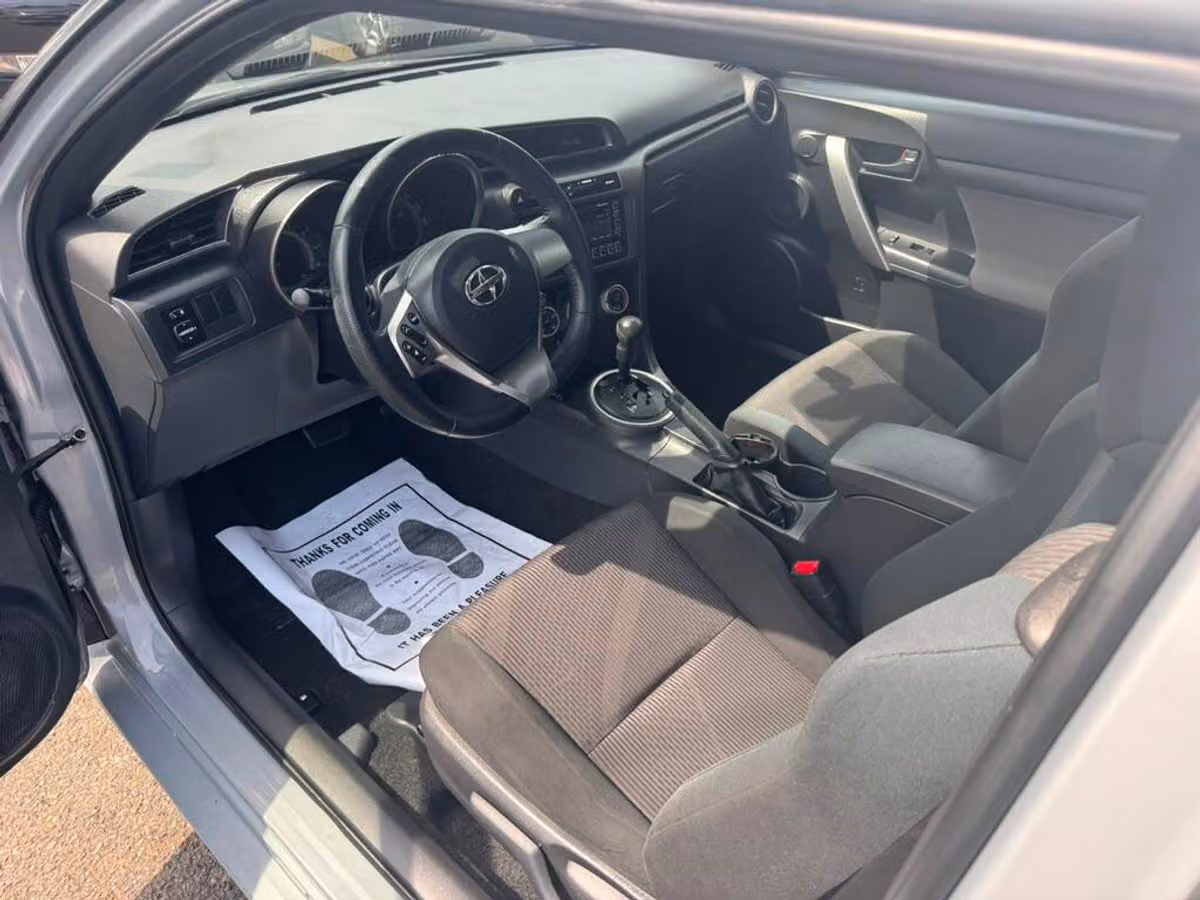 2011 Scion tC Base Image 7