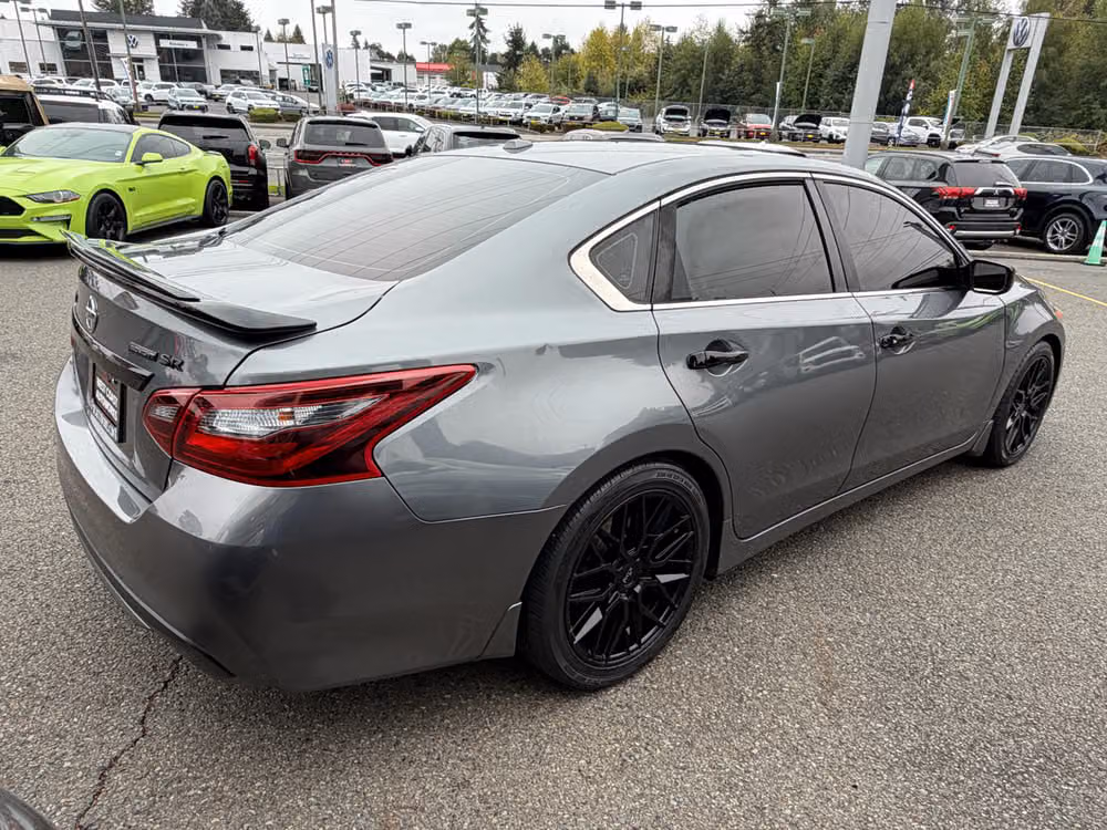 2018 Nissan Altima 2.5 SR Image 8