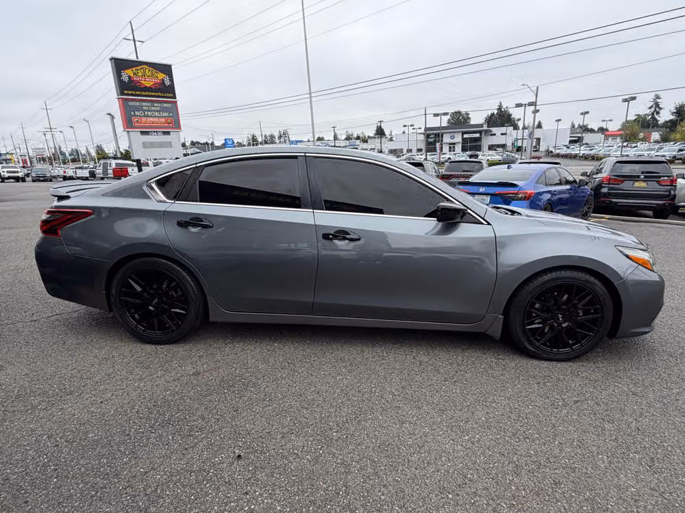 2018 Nissan Altima 2.5 SR Image 10
