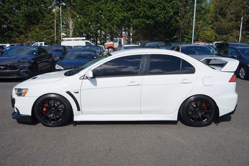 2010 Mitsubishi Lancer Evolution GSR Image 2