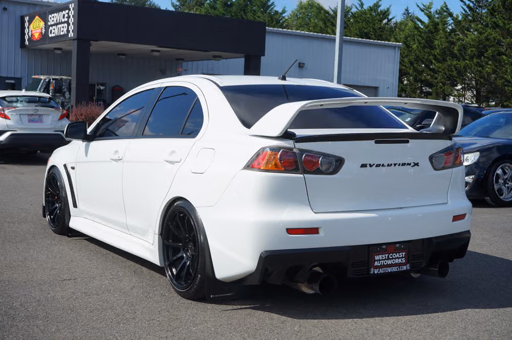 2010 Mitsubishi Lancer Evolution GSR Image 3