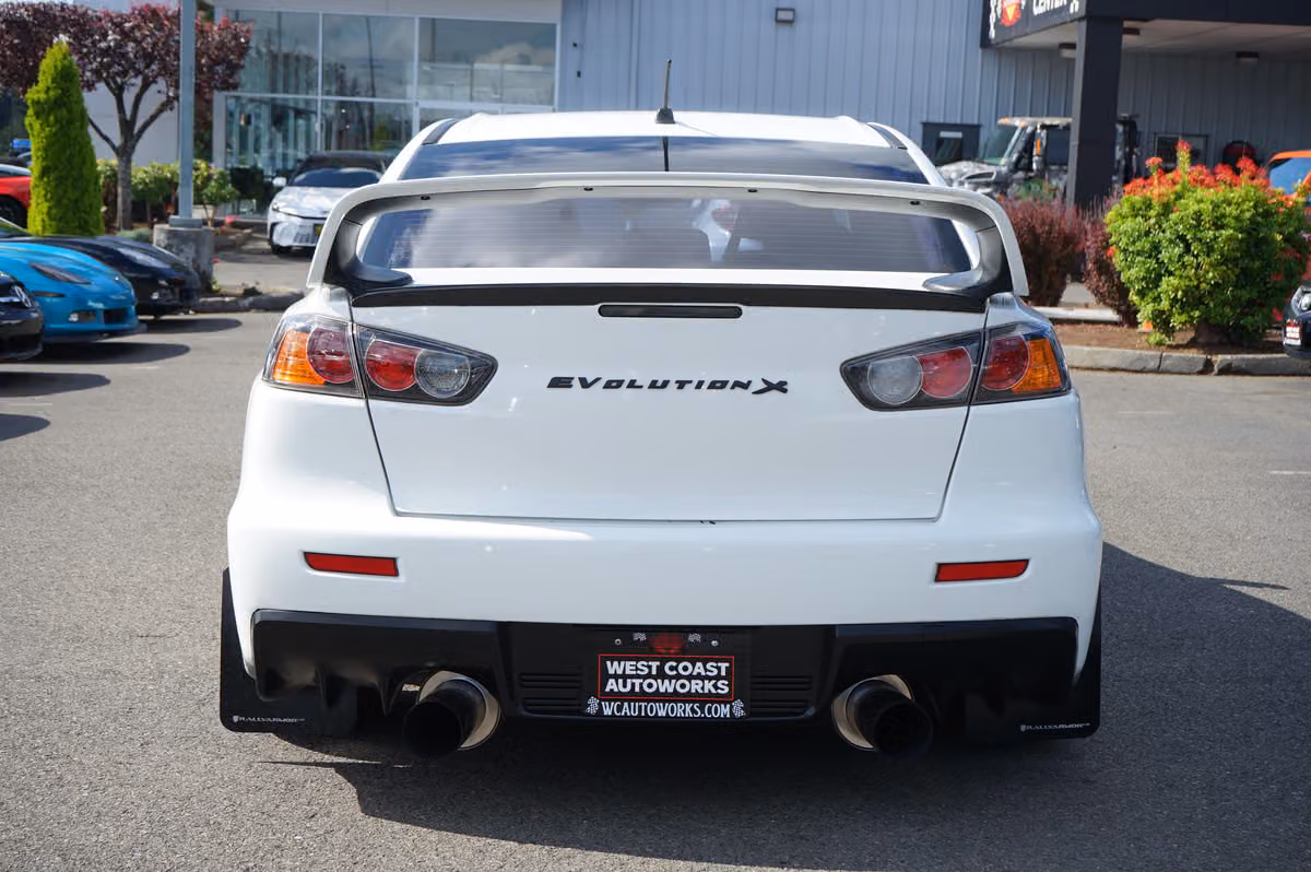 2010 Mitsubishi Lancer Evolution GSR Image 4