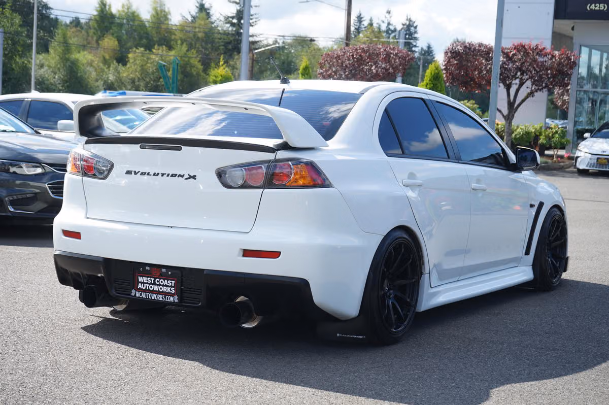 2010 Mitsubishi Lancer Evolution GSR Image 5