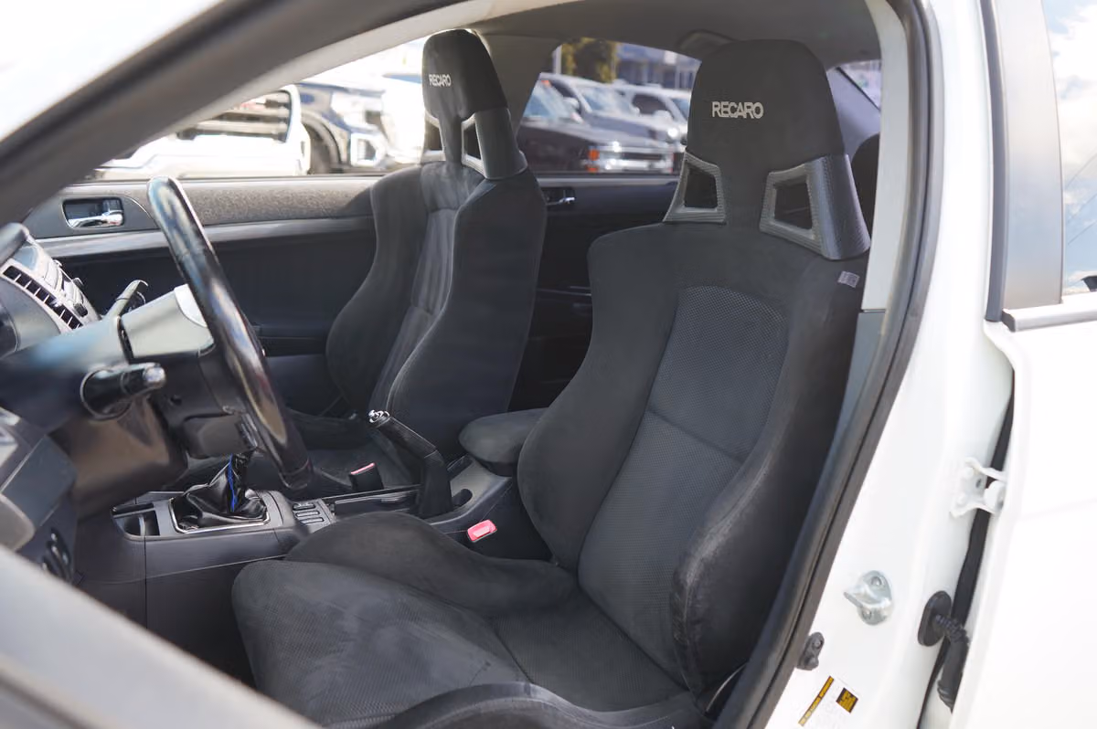 2010 Mitsubishi Lancer Evolution GSR Image 13