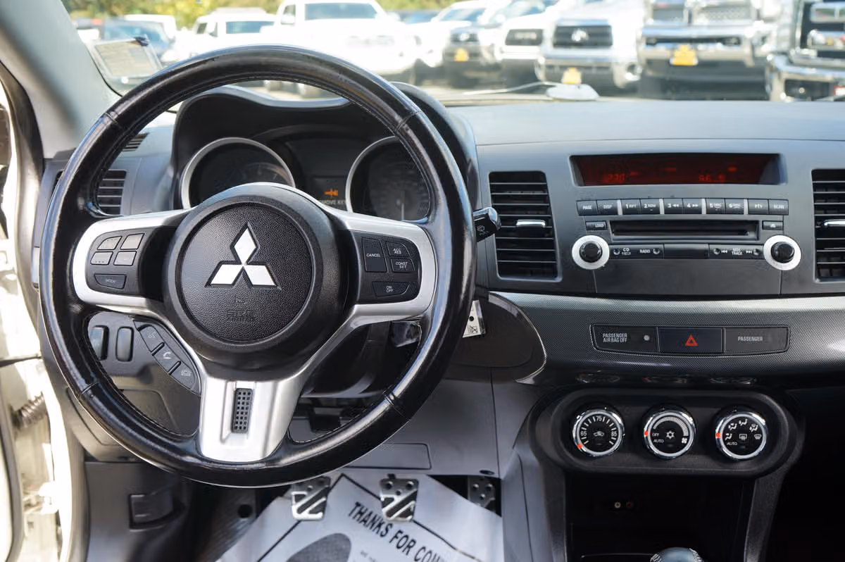 2010 Mitsubishi Lancer Evolution GSR Image 17