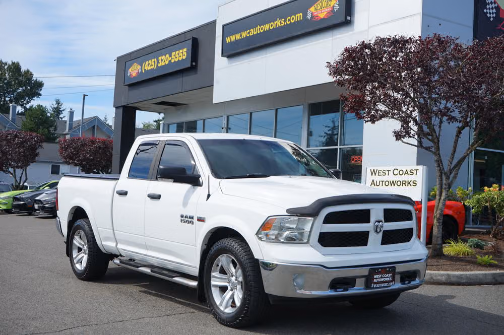 2015 Ram 1500 SLT Quad Cab Image 3