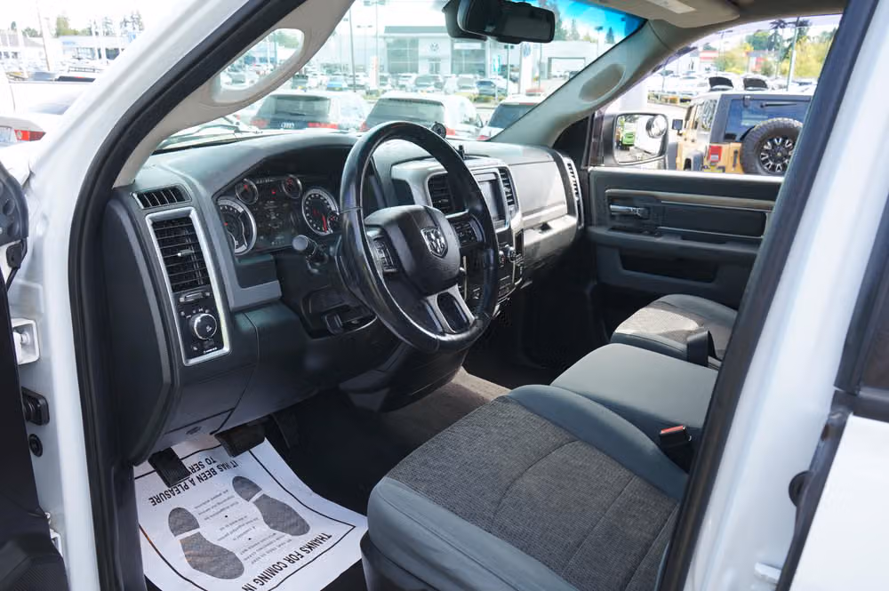 2015 Ram 1500 SLT Quad Cab Image 13