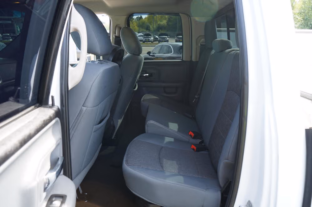 2015 Ram 1500 SLT Quad Cab Image 14