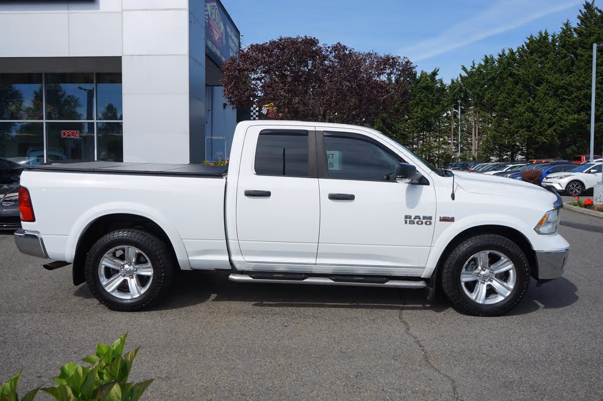 2015 Ram 1500 SLT Quad Cab Image 4