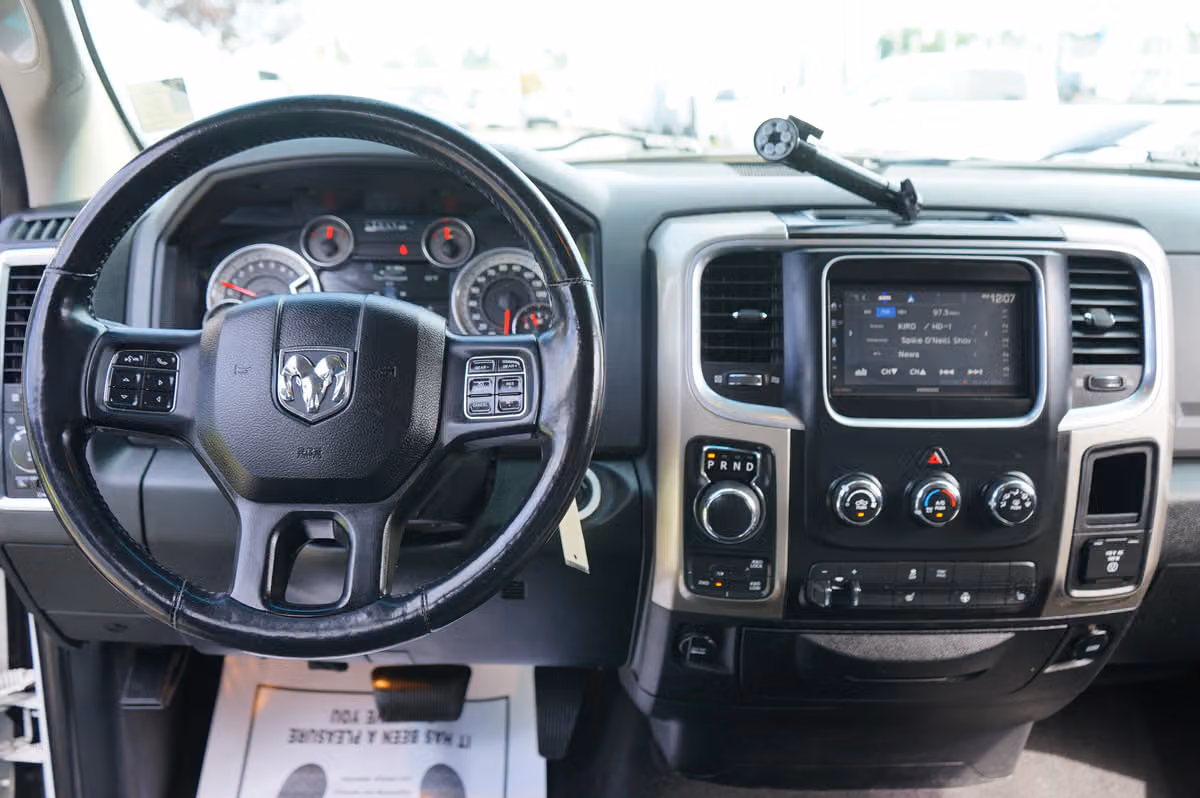 2015 Ram 1500 SLT Quad Cab Image 15