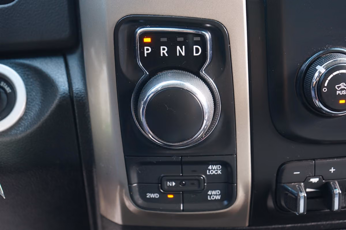 2015 Ram 1500 SLT Quad Cab Image 16