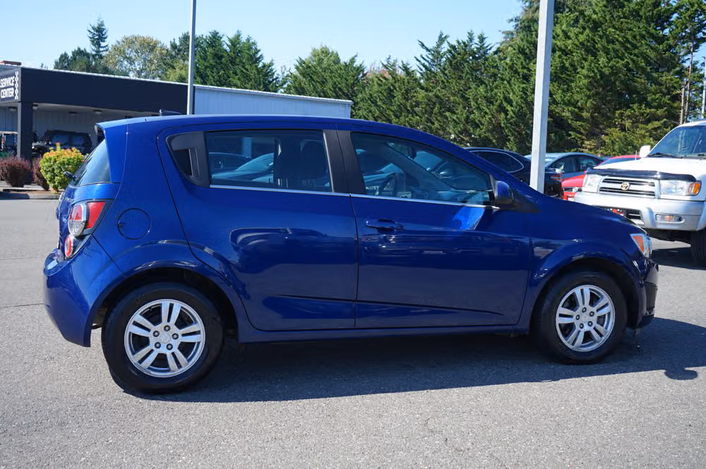 2013 Chevrolet Sonic LT Auto Image 6