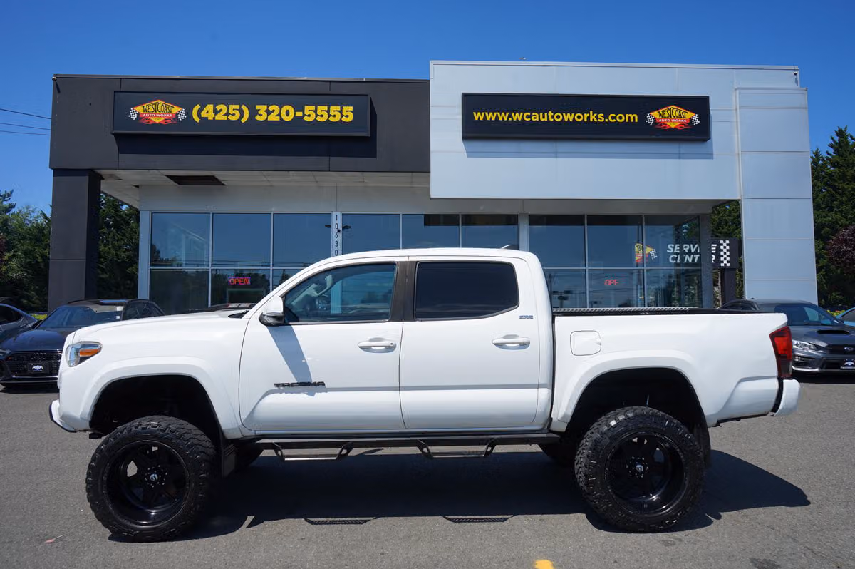 2021 Toyota Tacoma SR5 V6 Double Cab Image 2