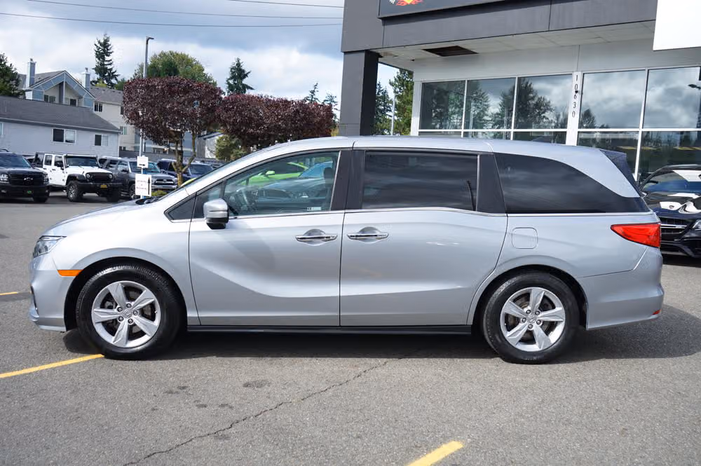 2019 Honda Odyssey EX Passenger Image 2