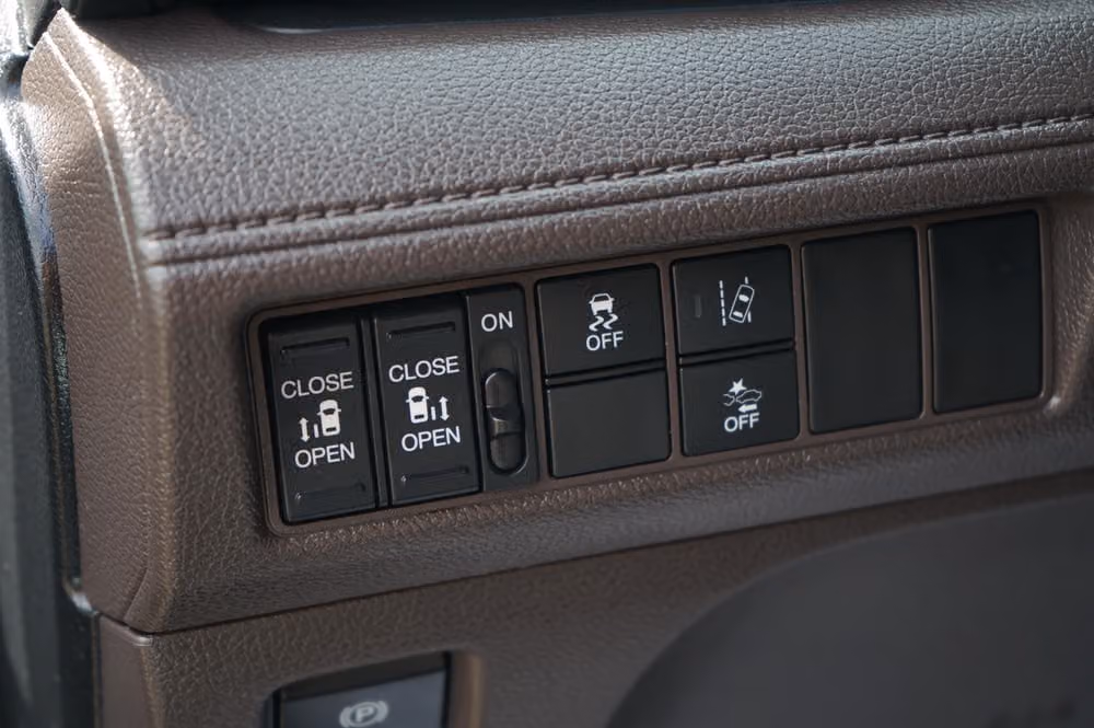2019 Honda Odyssey EX Passenger Image 10