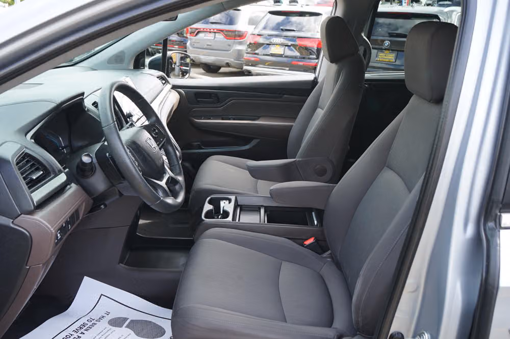 2019 Honda Odyssey EX Passenger Image 20