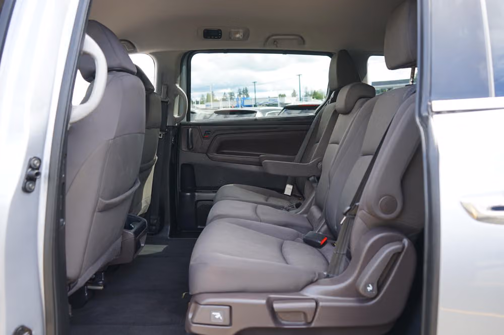 2019 Honda Odyssey EX Passenger Image 22