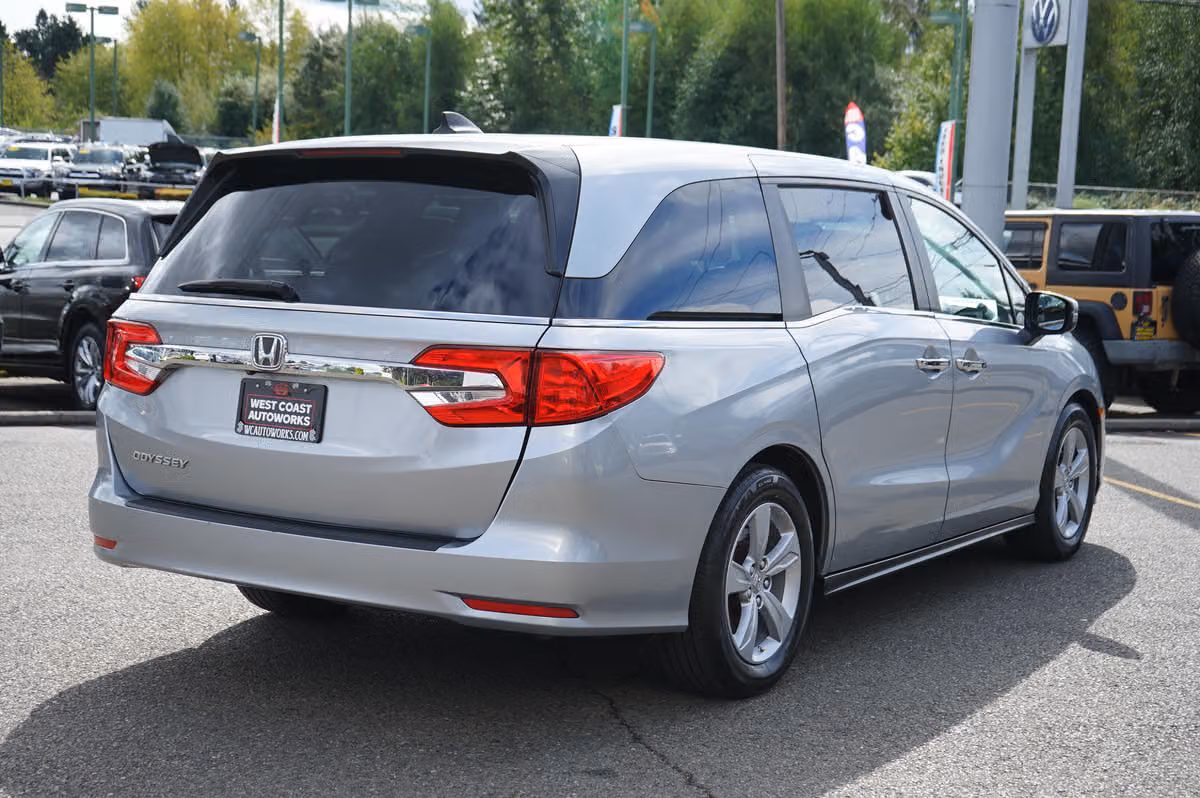 2019 Honda Odyssey EX Passenger Image 5