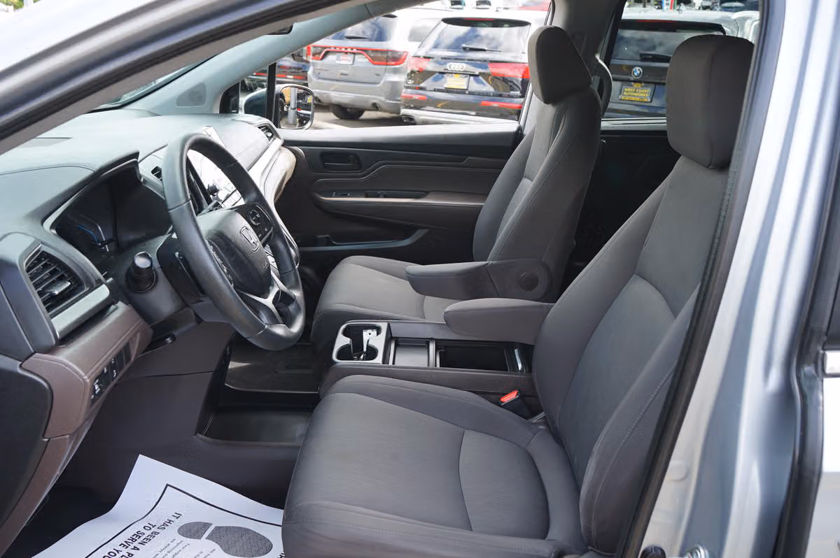 2019 Honda Odyssey EX Passenger Image 20