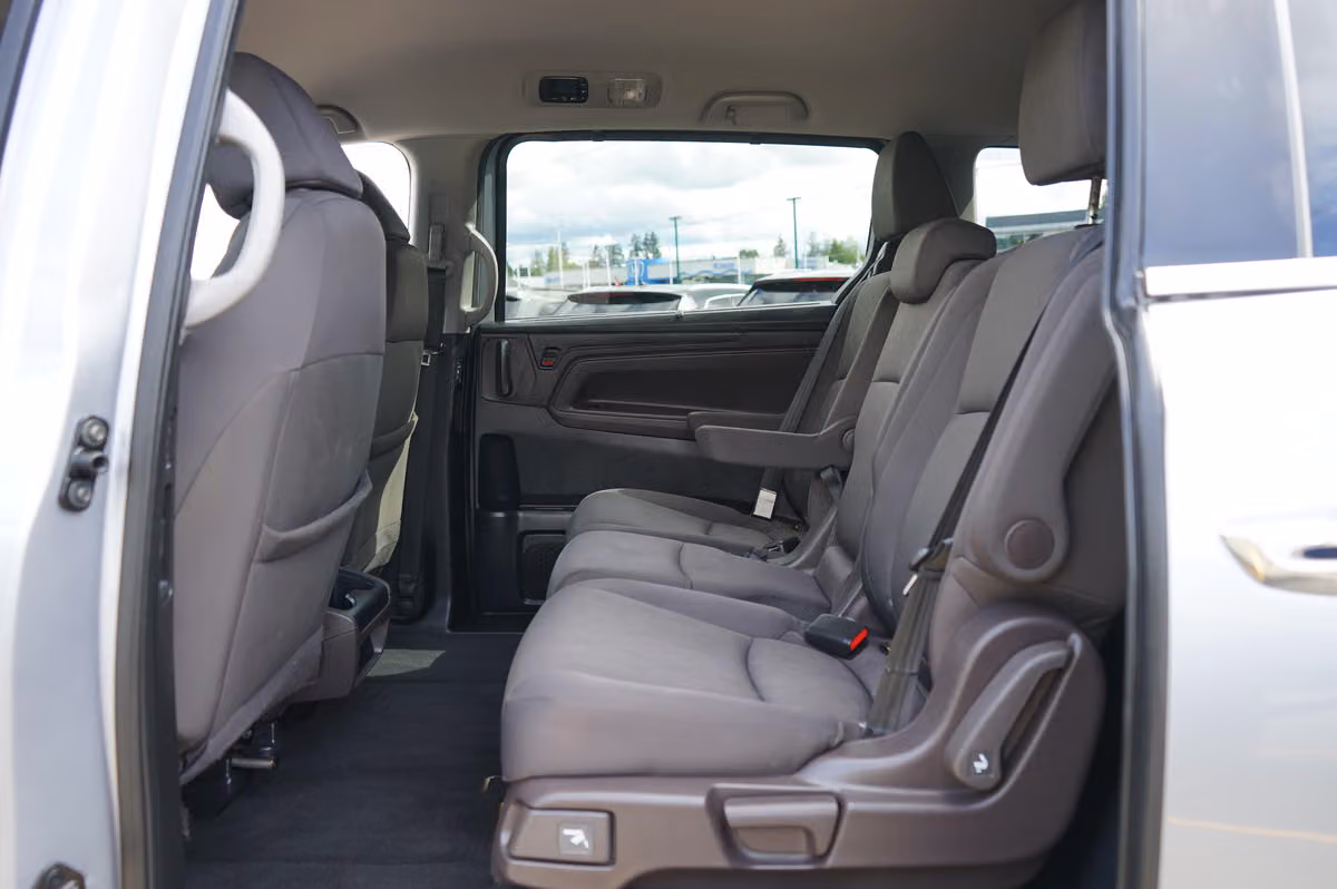 2019 Honda Odyssey EX Passenger Image 22