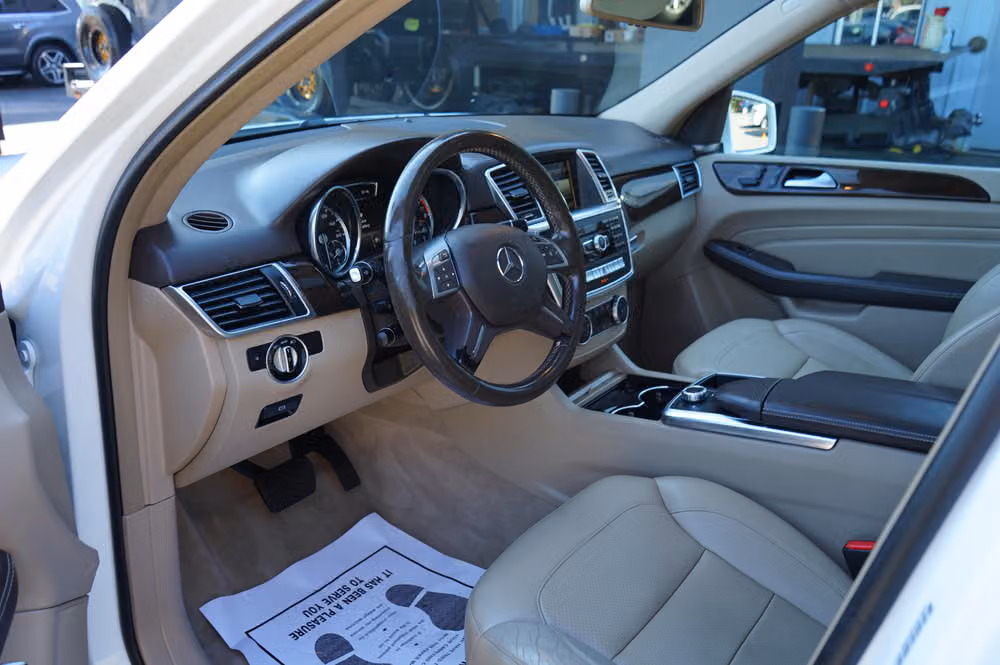 2015 Mercedes-Benz M-Class ML 350 4MATIC Image 11