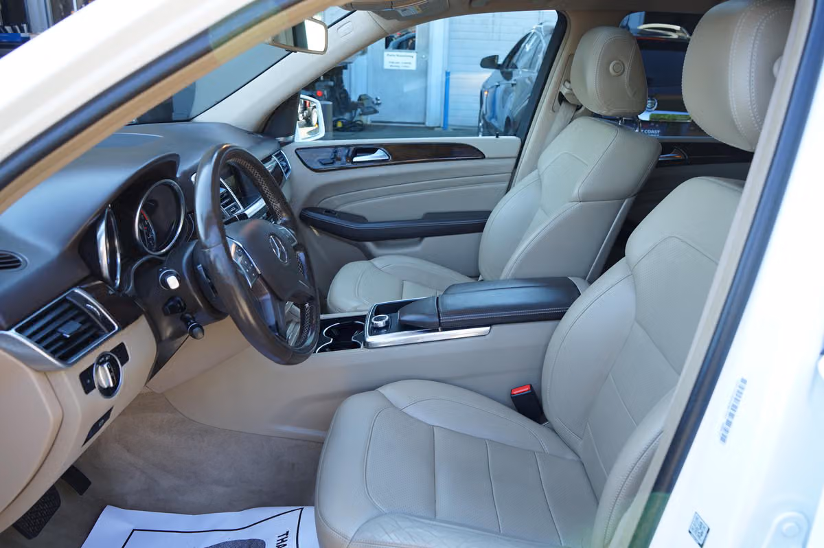 2015 Mercedes-Benz M-Class ML 350 4MATIC Image 12