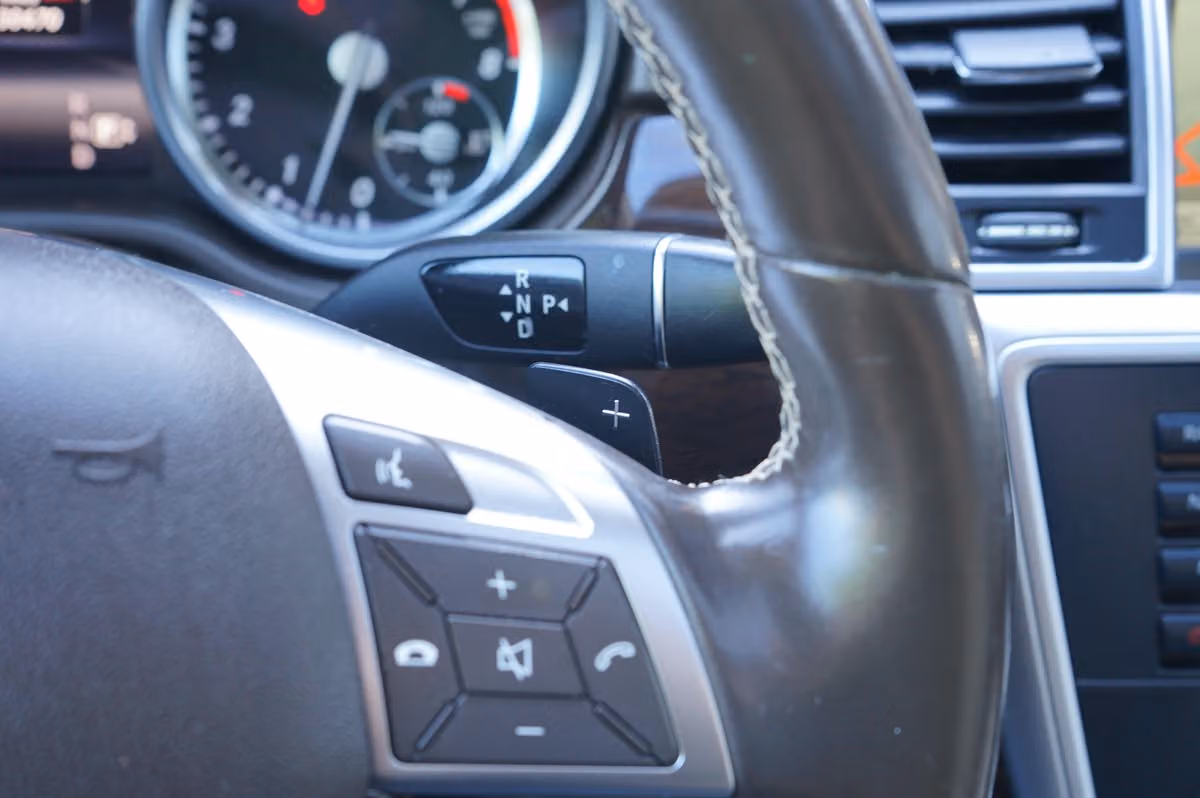 2015 Mercedes-Benz M-Class ML 350 4MATIC Image 25