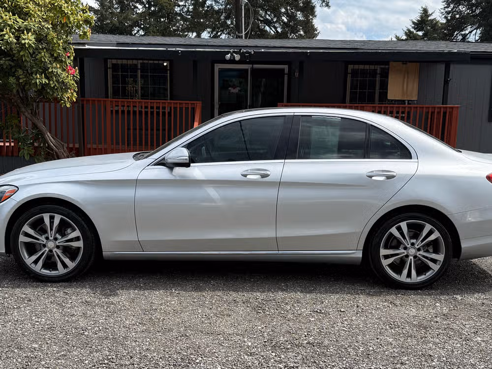 2015 Mercedes-Benz C-Class C 300 4MATIC Lower Image 3