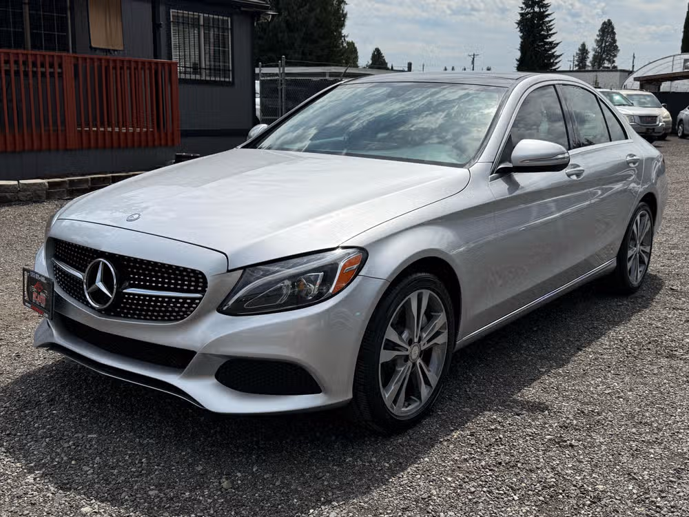 2015 Mercedes-Benz C-Class C 300 4MATIC Image 4