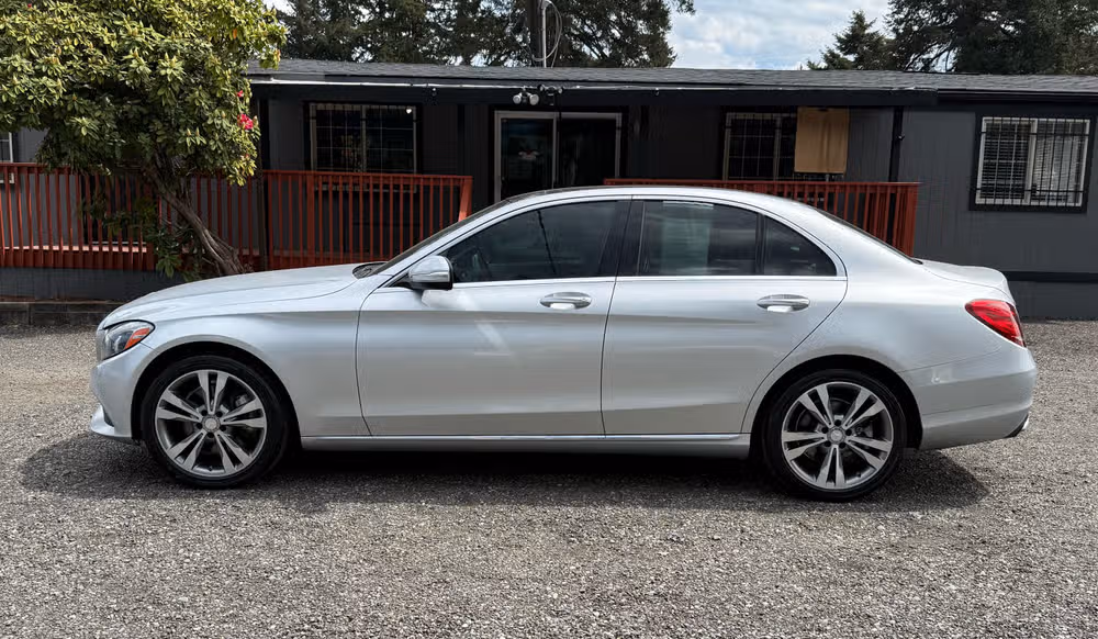 2015 Mercedes-Benz C-Class C 300 4MATIC Image 5
