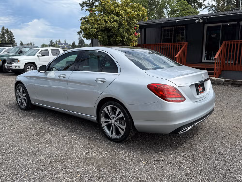 2015 Mercedes-Benz C-Class C 300 4MATIC Image 6